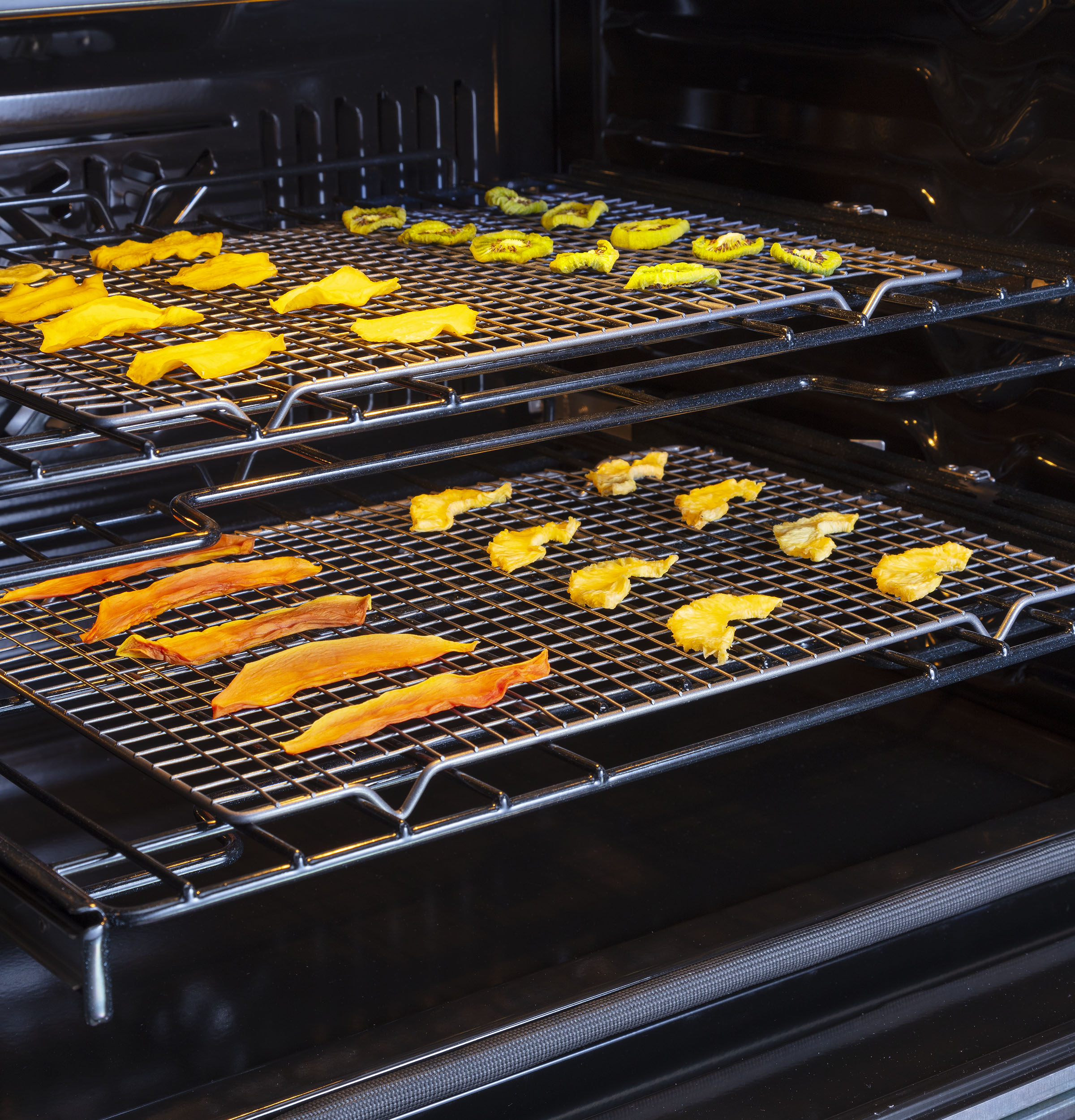 30" Width — Slf & Stm Cln — Conv Oven — 7" Full-Clr Tch LCD Scrn — 1x Roller Rck, Meat Prb — Prec Ckg, Hot-Air Fry, Stm-Assist — ADA Compliant — Connectable via built-in WiFi — Est Drop Date = JUN-26 view 6