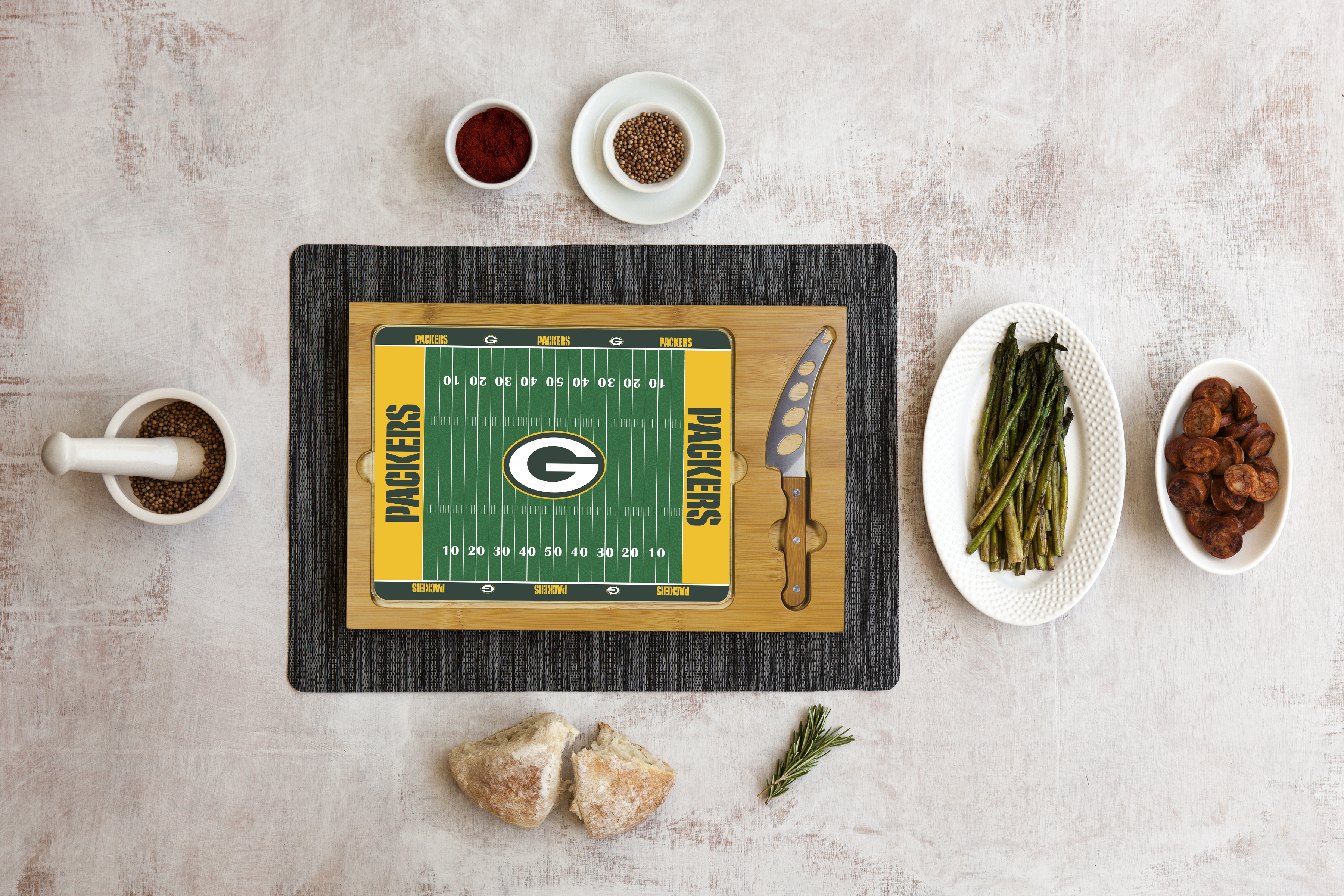 Green Bay Packers Football Field - Icon Glass Top Cutting Board & Knife Set