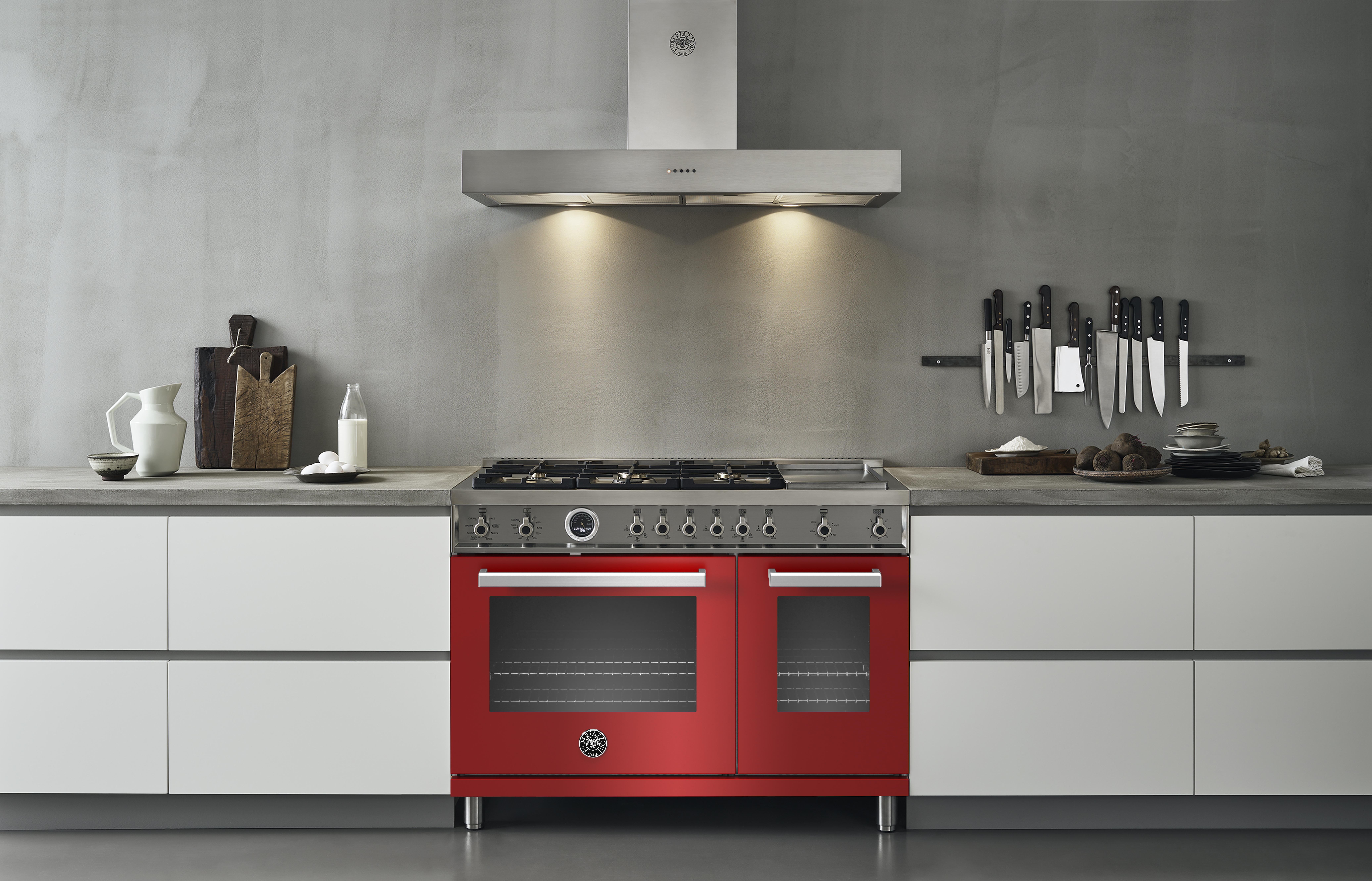 Bertazzoni 48" Professional Series range - Electric self clean oven - 6 brass burners + griddle