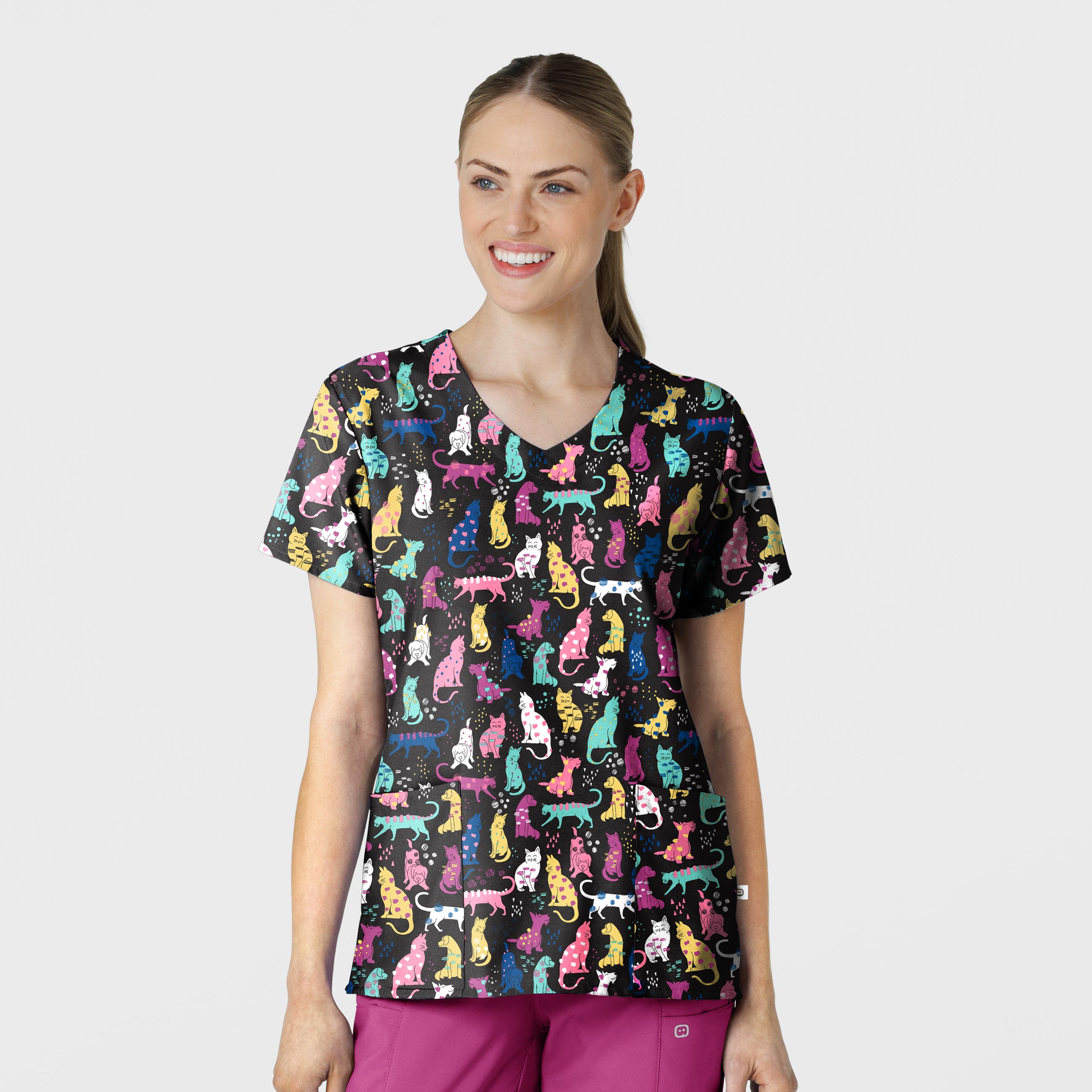 Women&#39;s V&#45;Neck Print Scrub Top-Wonder Wink