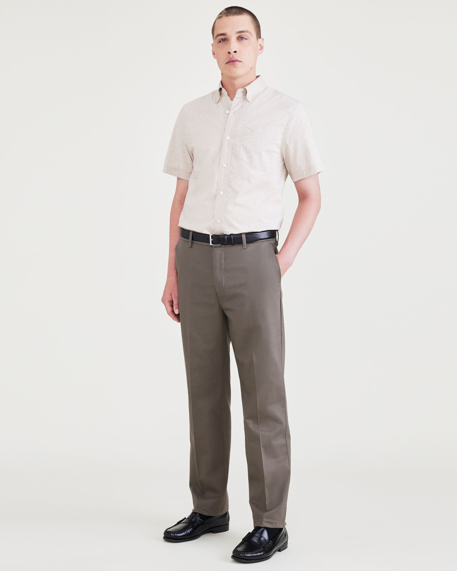 A52100003 - Signature Iron Free Khakis, Straight Fit with Stain Defender®