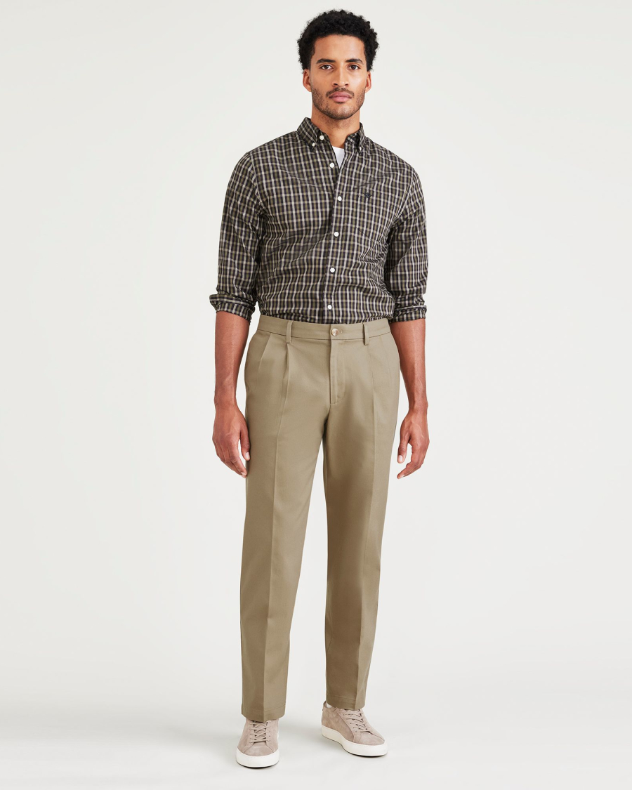A65760001 - Signature Iron Free Khakis, Pleated, Classic Fit with Stain Defender®