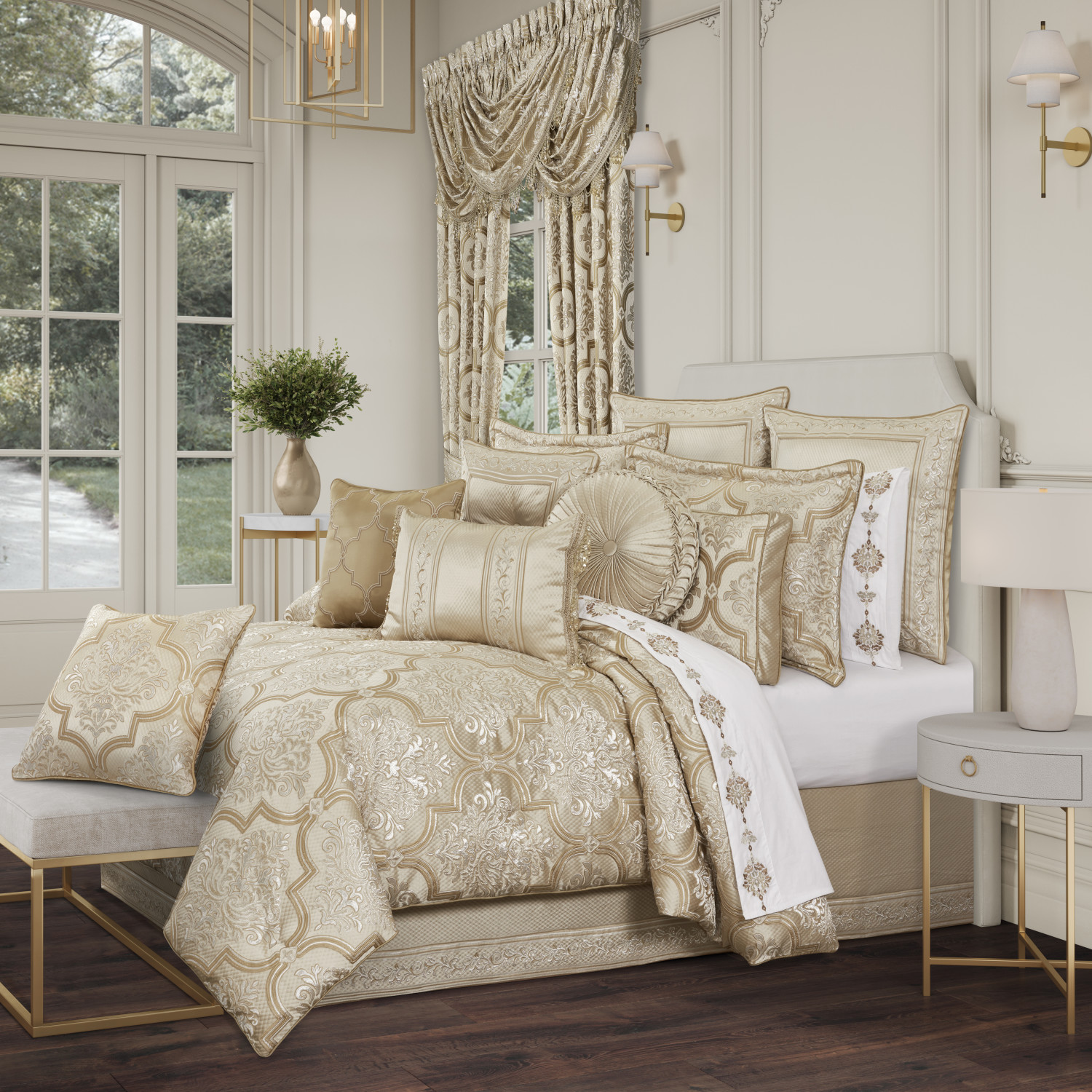 Champagne Queen 4Pc. Comforter Set