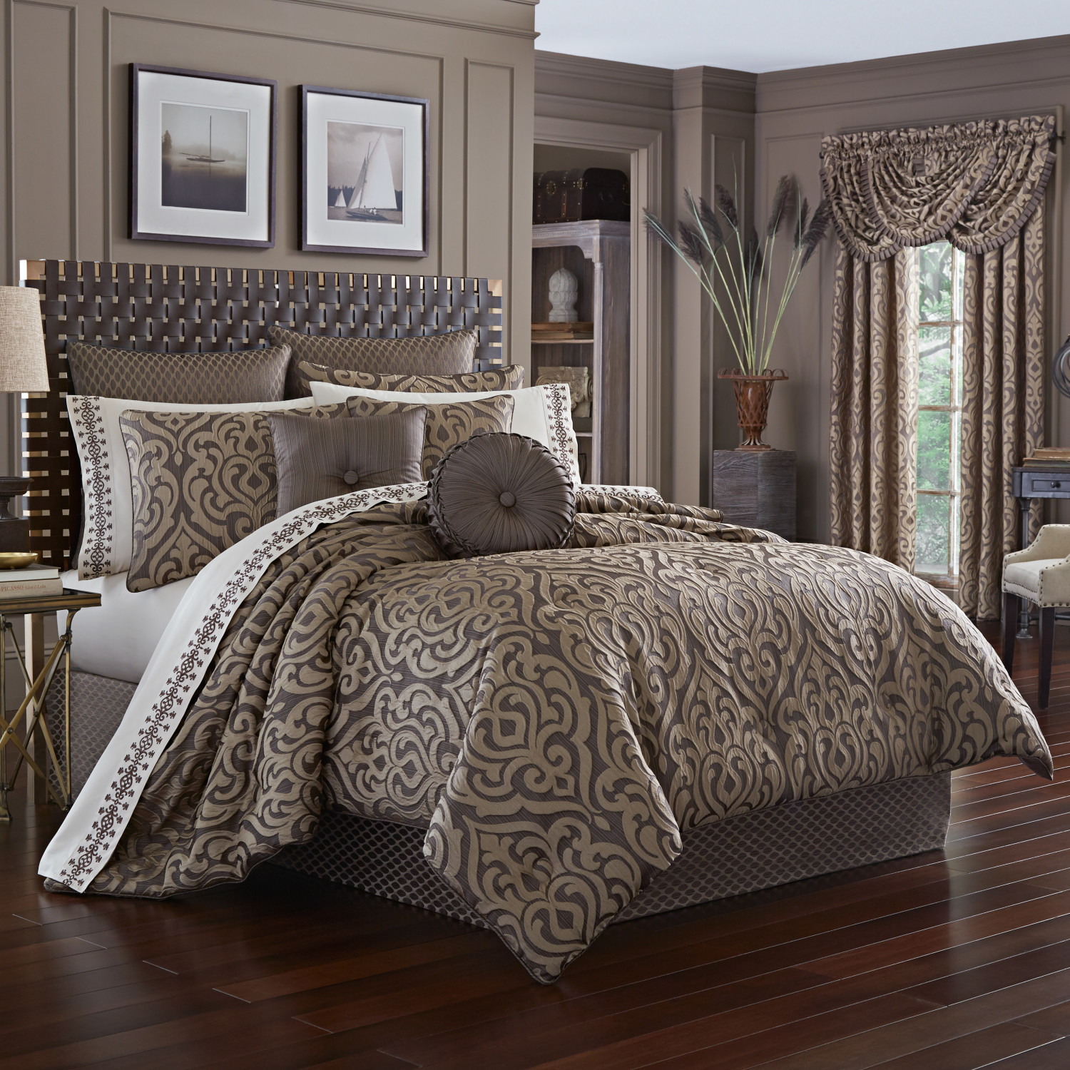 Mink Queen 4Pc. Comforter Set