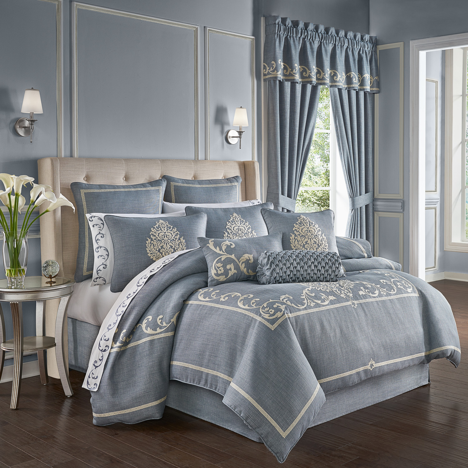 Blue Queen 4Pc. Comforter Set