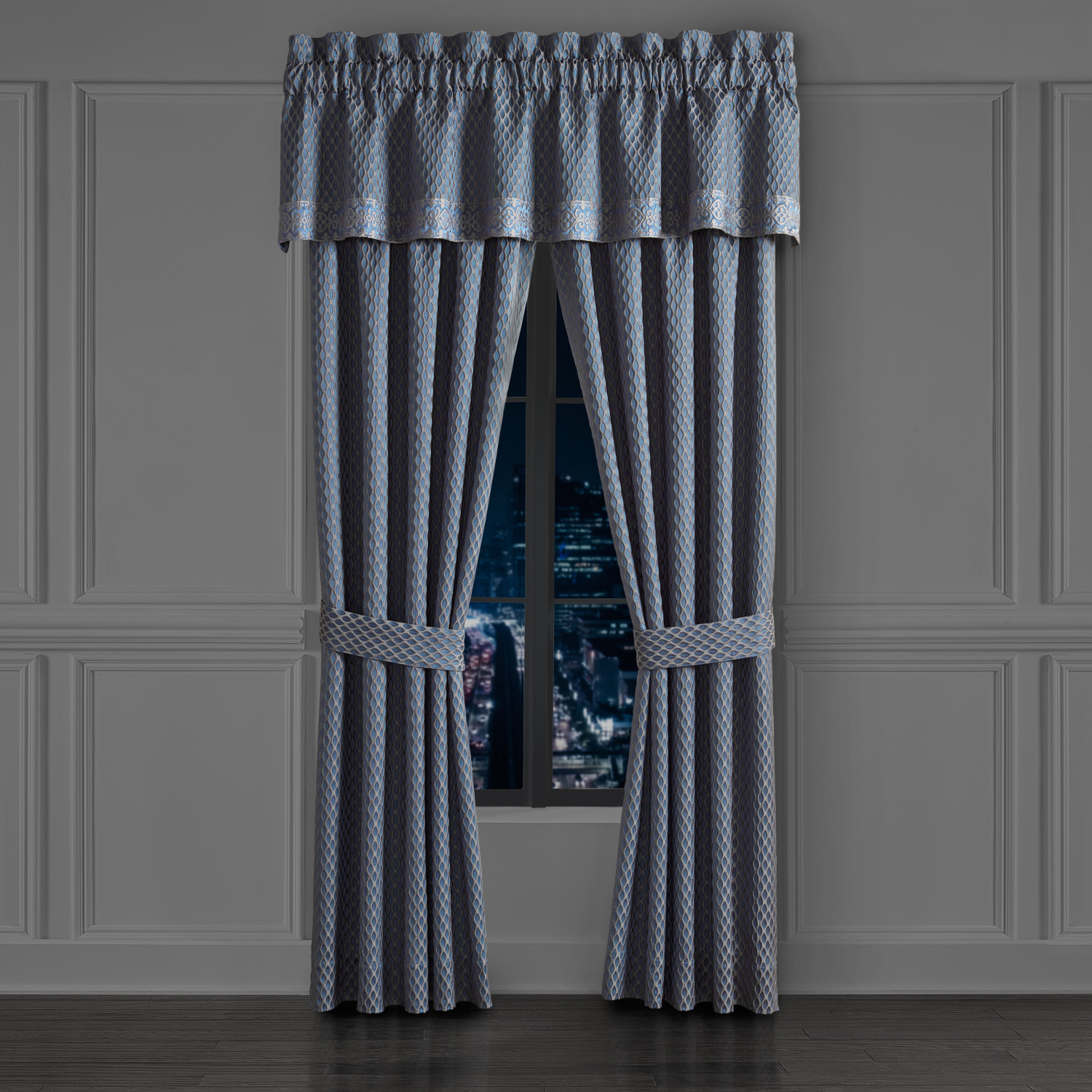 Blue Queen 4Pc. Comforter Set