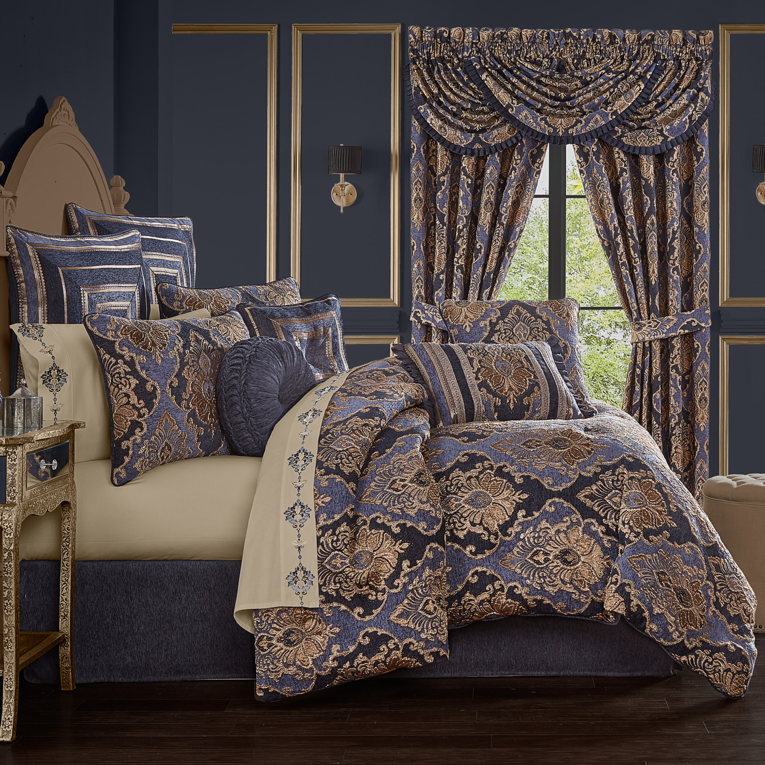 Indigo Queen 4Pc. Comforter Set
