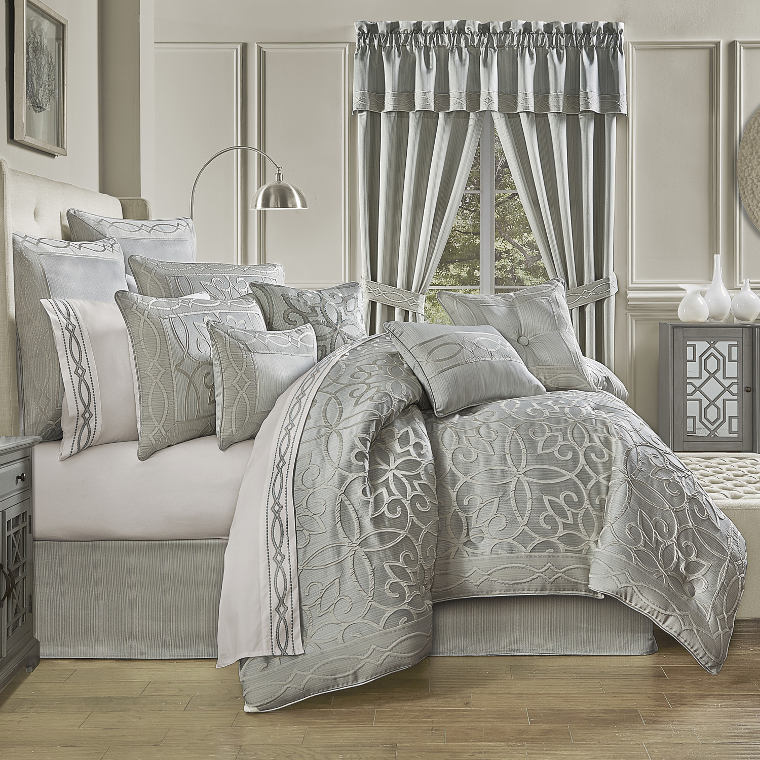 Spa Queen 4Pc. Comforter Set