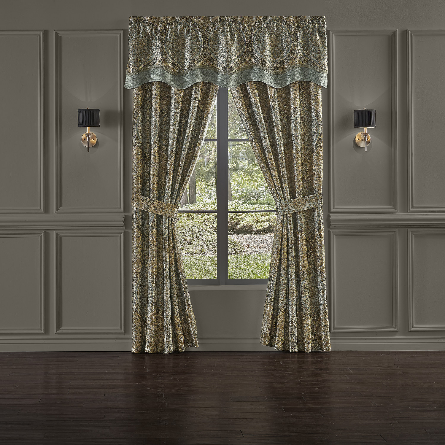 Spa Window Scallop Valance