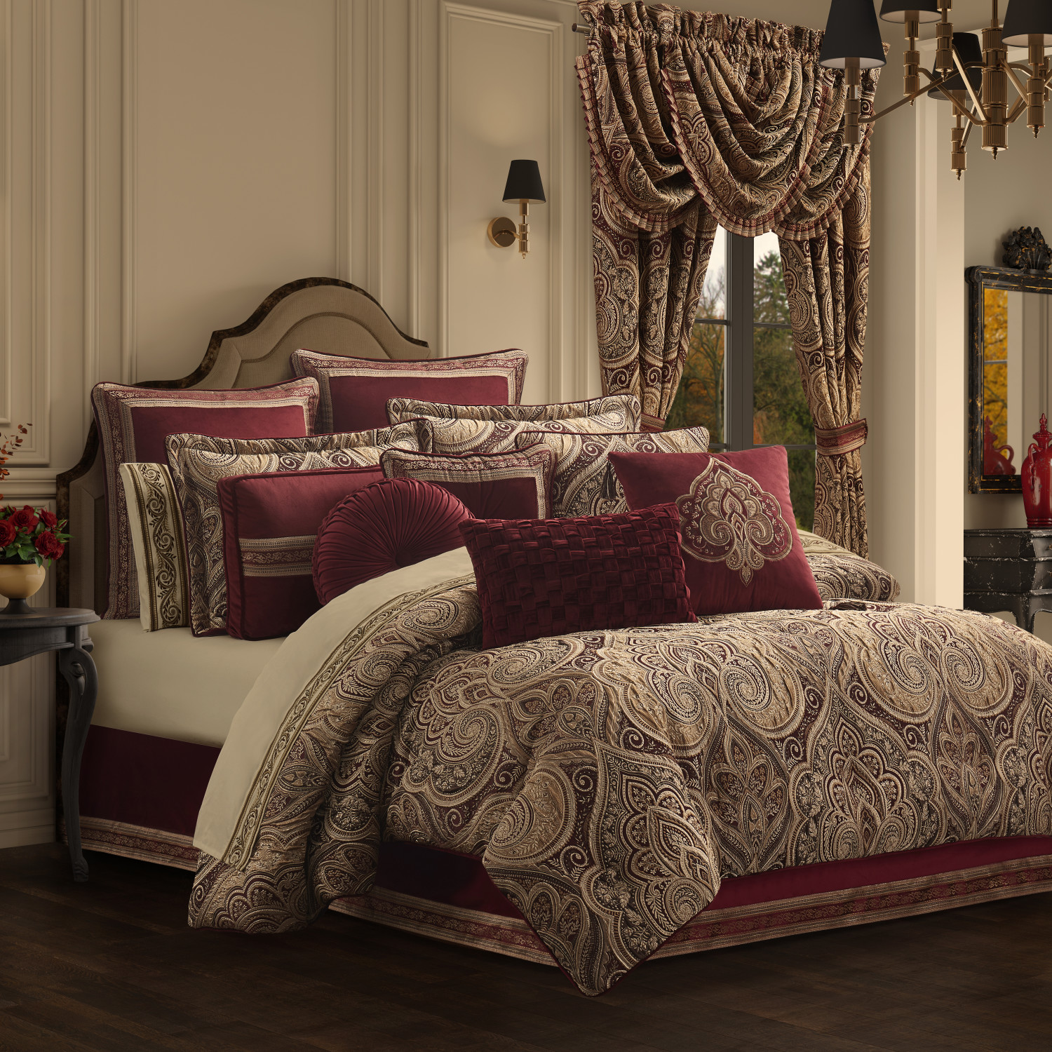 Crimson Queen 4Pc. Comforter Set