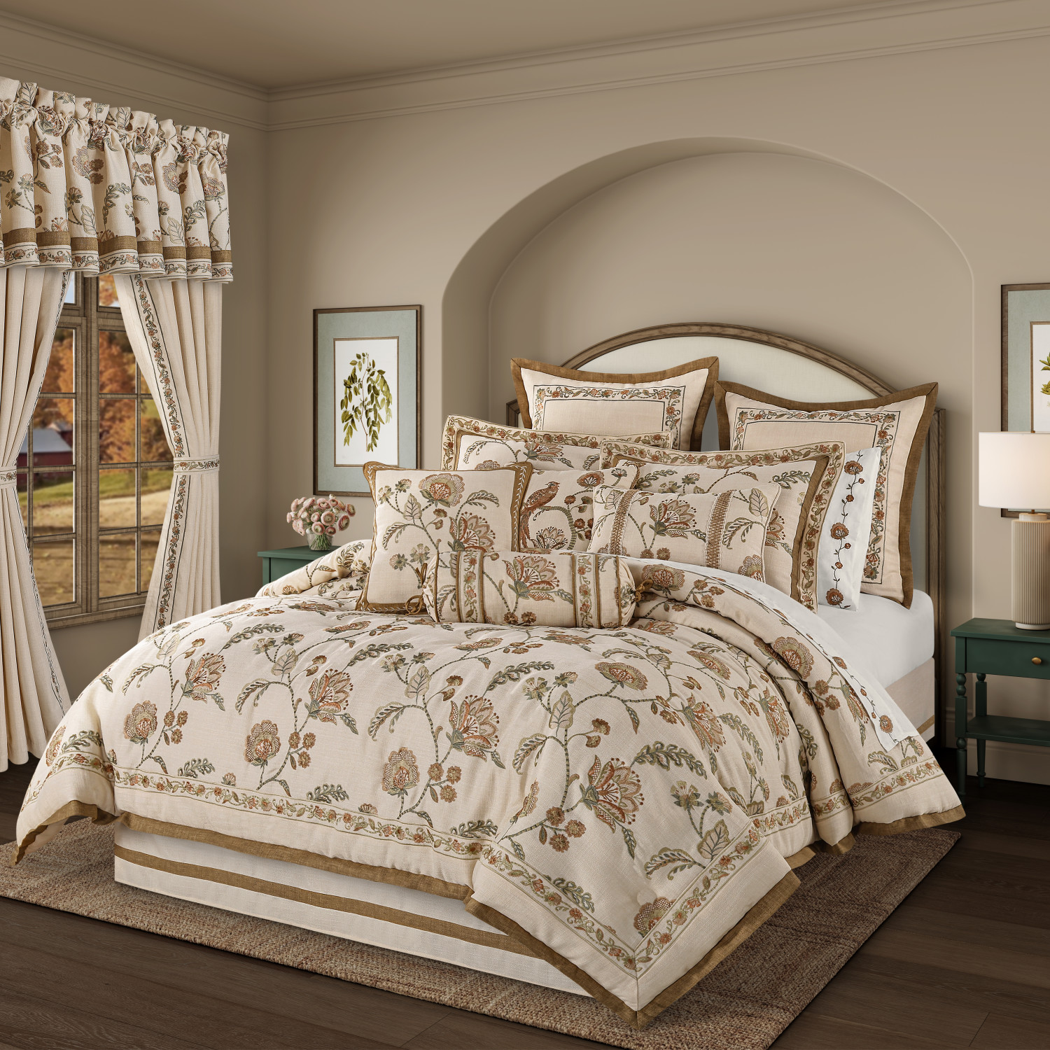 Apricot Queen 4Pc. Comforter Set