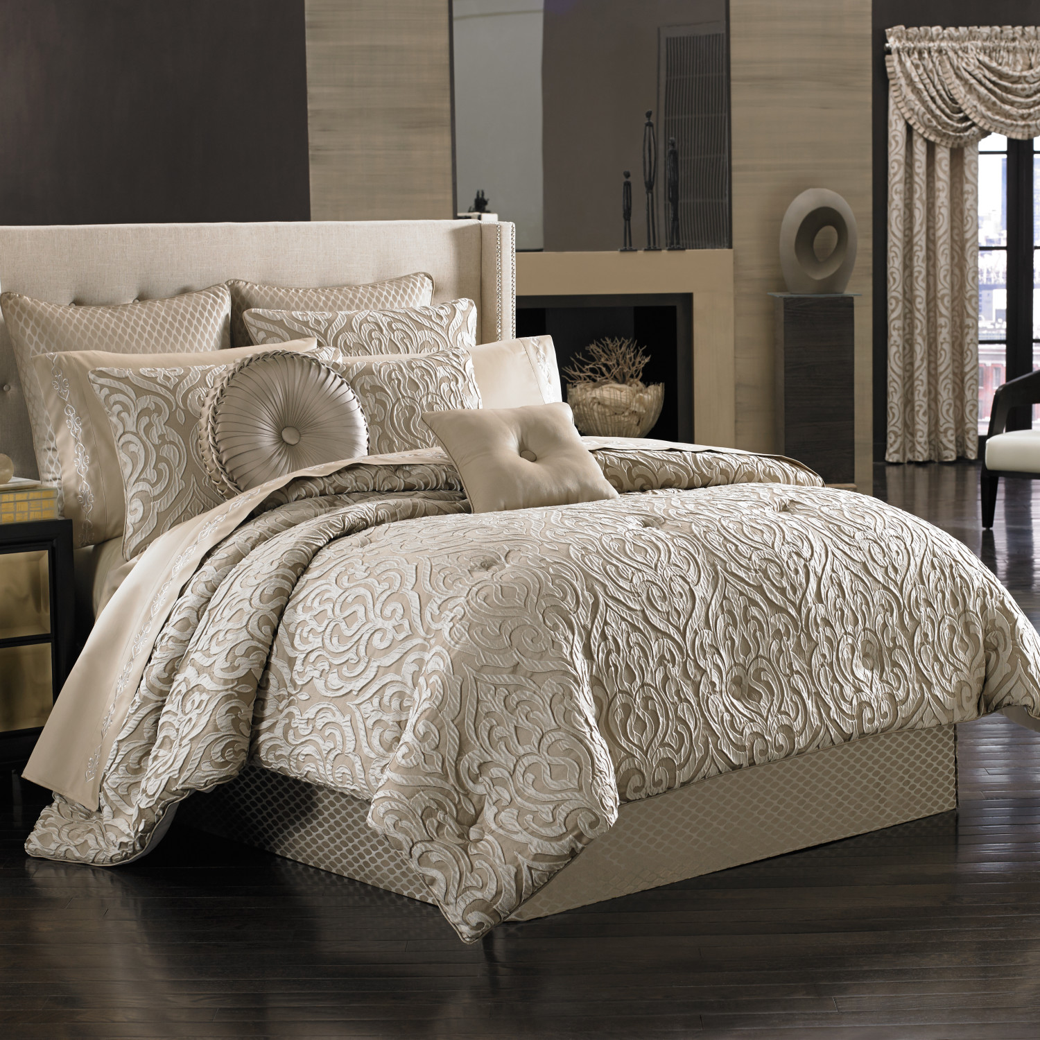 Sand Queen 4Pc. Comforter Set