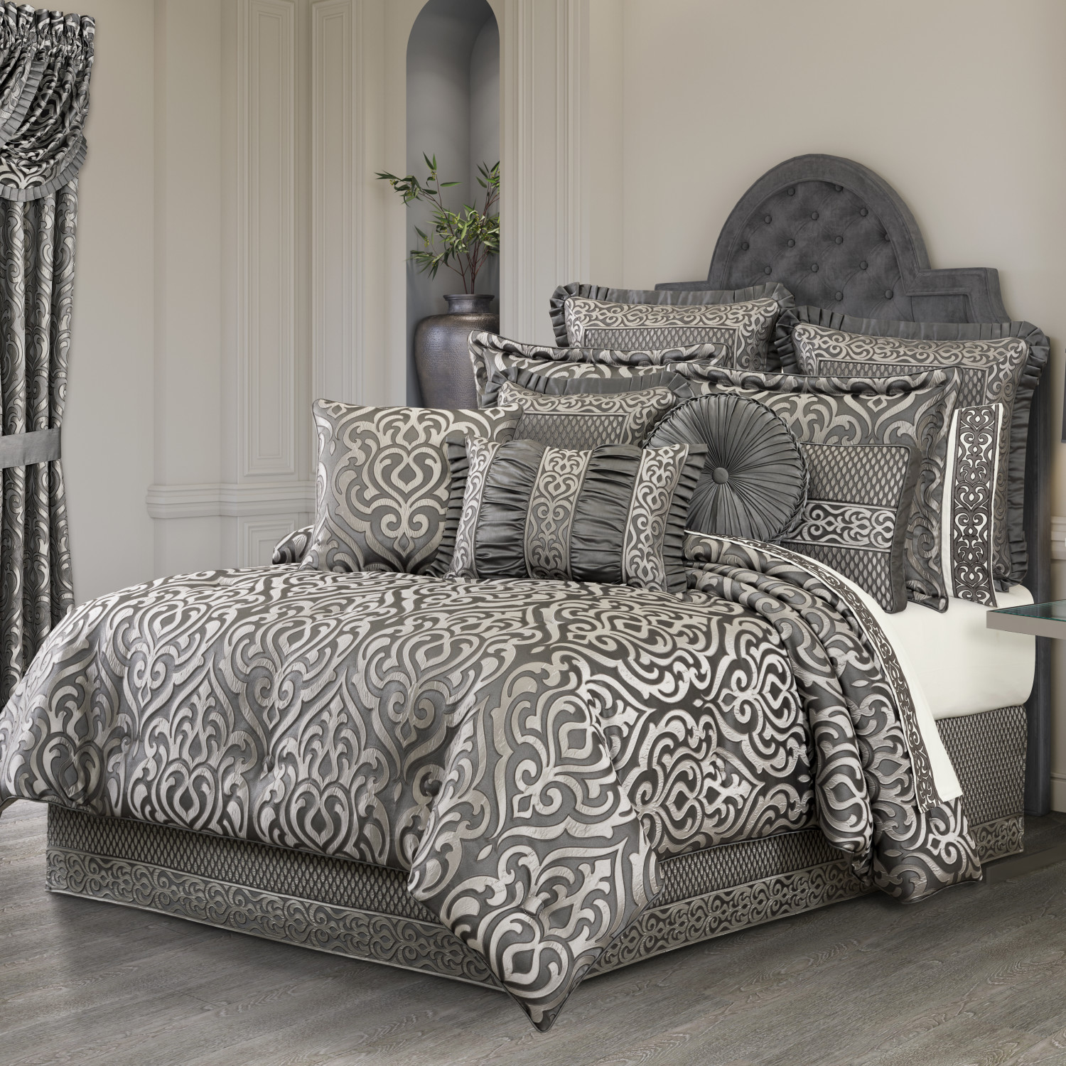 Silver Queen 4Pc. Comforter Set