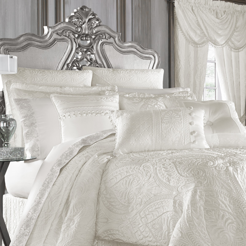 White Queen 4Pc. Comforter Set