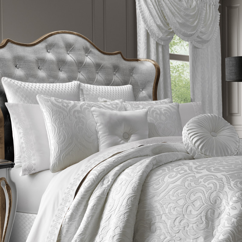 White King 4Pc. Comforter Set