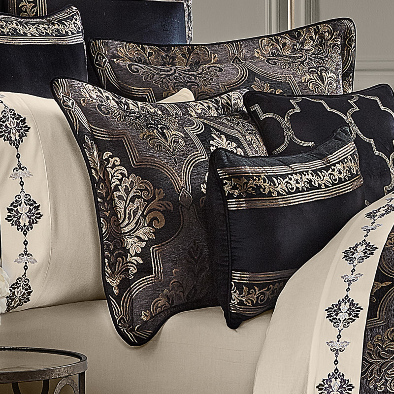 Black Queen 4Pc. Comforter Set
