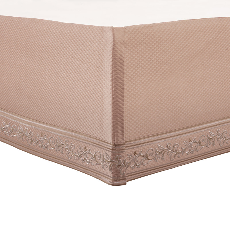 Blush Queen 4Pc. Comforter Set