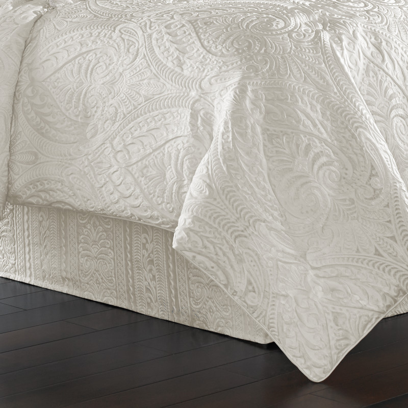 White Queen 4Pc. Comforter Set