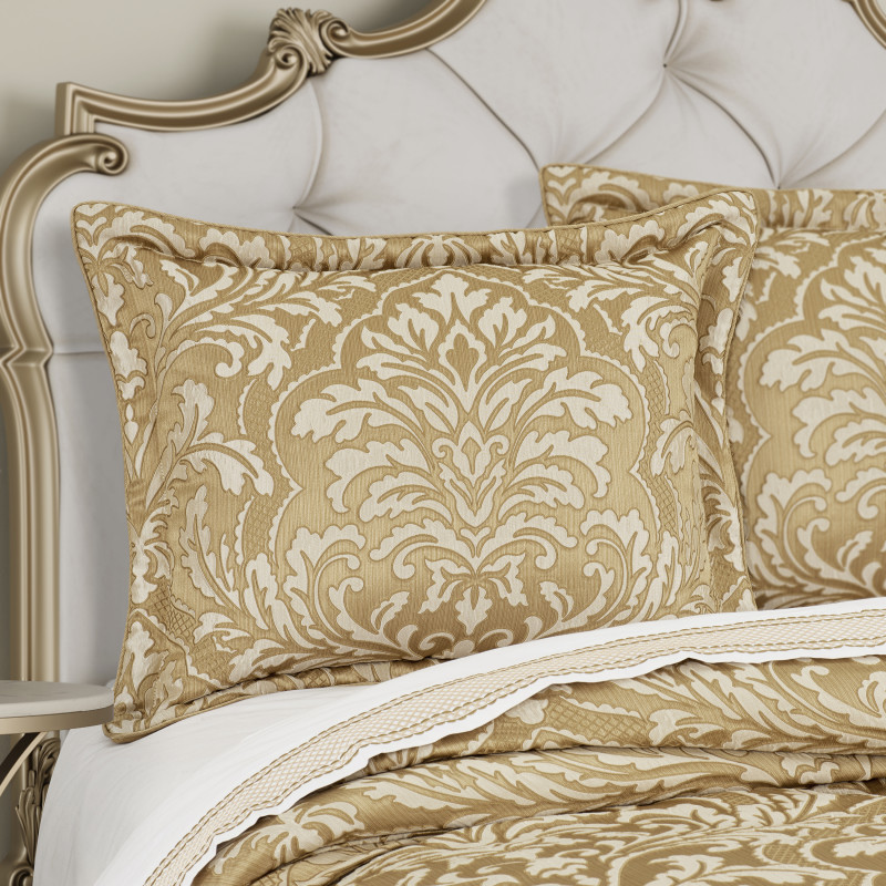 Gold Queen 4Pc. Comforter Set