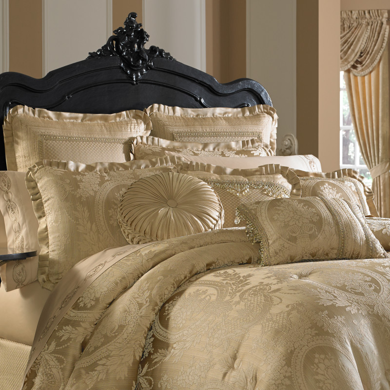 Gold King 4Pc. Comforter Set
