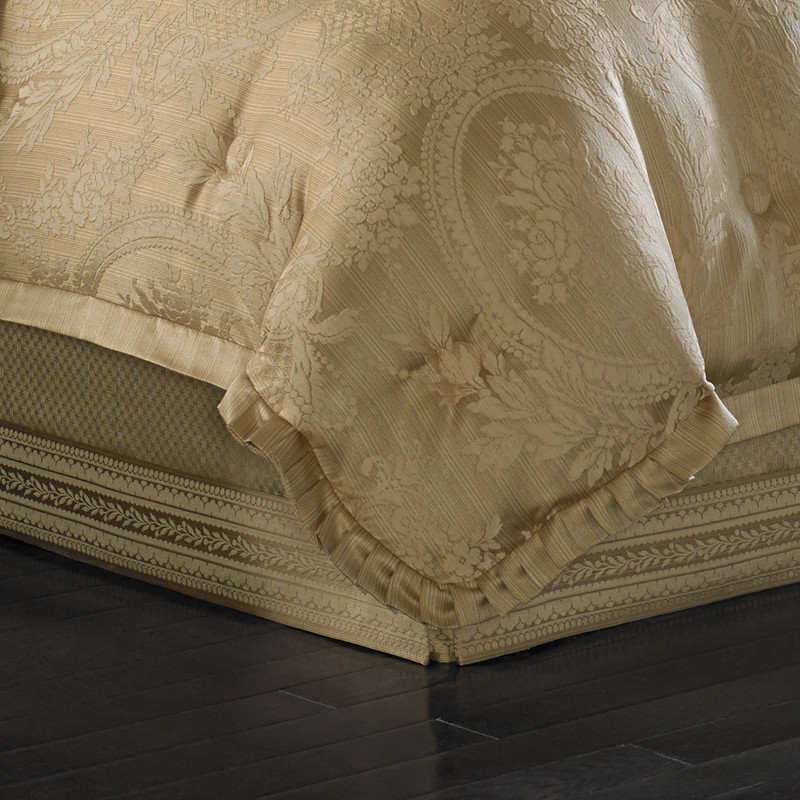 Gold King 4Pc. Comforter Set