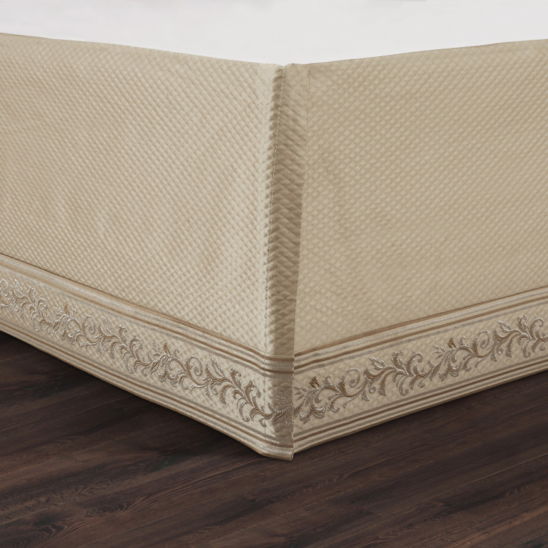 Champagne Queen 4Pc. Comforter Set
