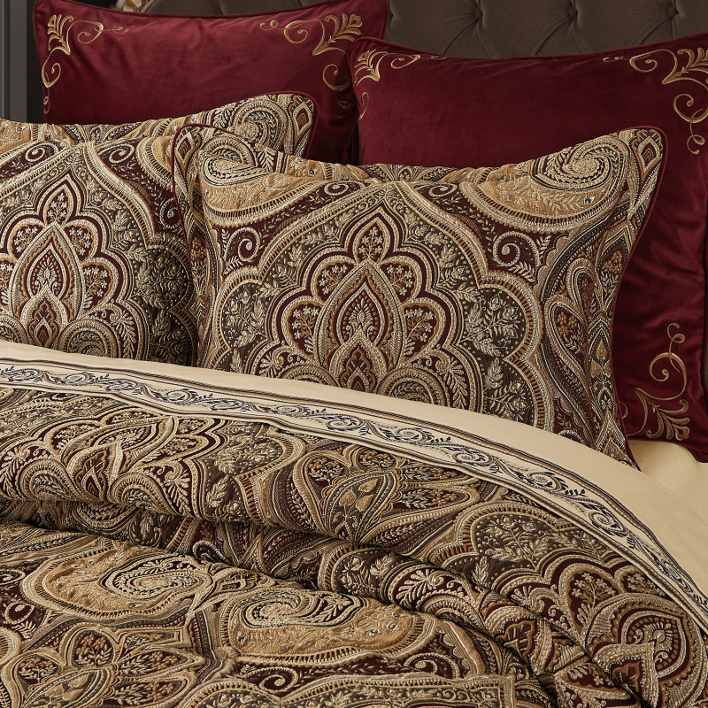 Crimson Queen 4Pc. Comforter Set