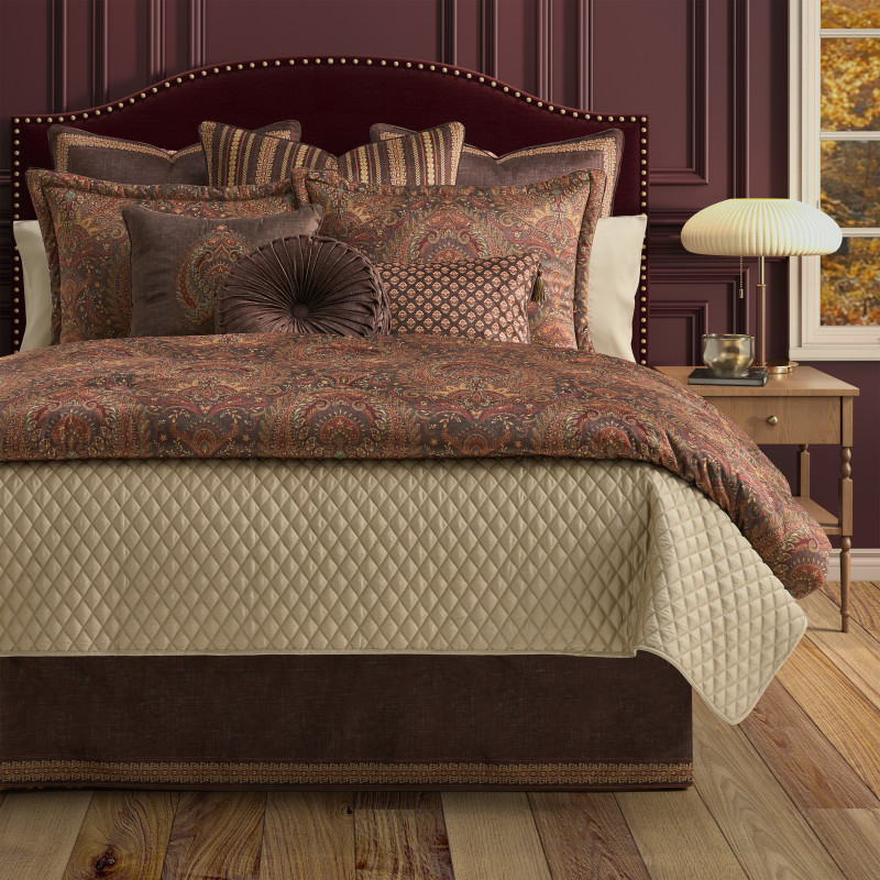 Chocolate Queen 4Pc. Comforter Set