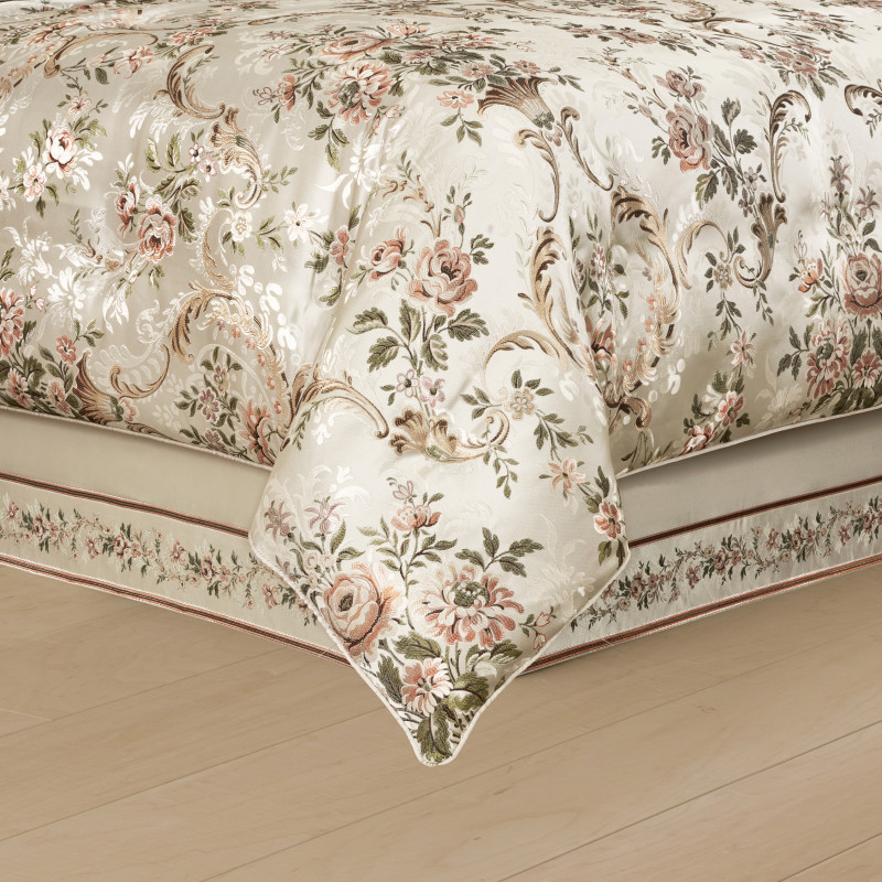 Coral Queen 4Pc. Comforter Set