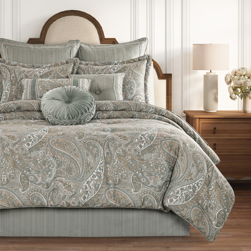 Aqua Queen 4Pc. Comforter Set