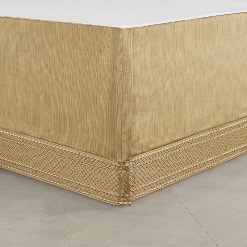 Gold Queen 4Pc. Comforter Set