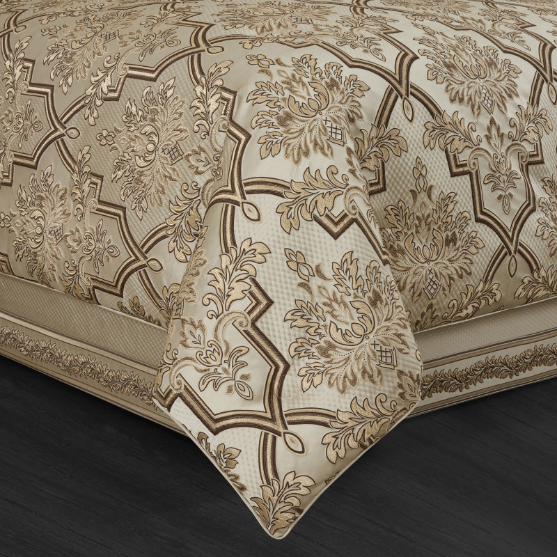 Sand Queen 4Pc. Comforter Set