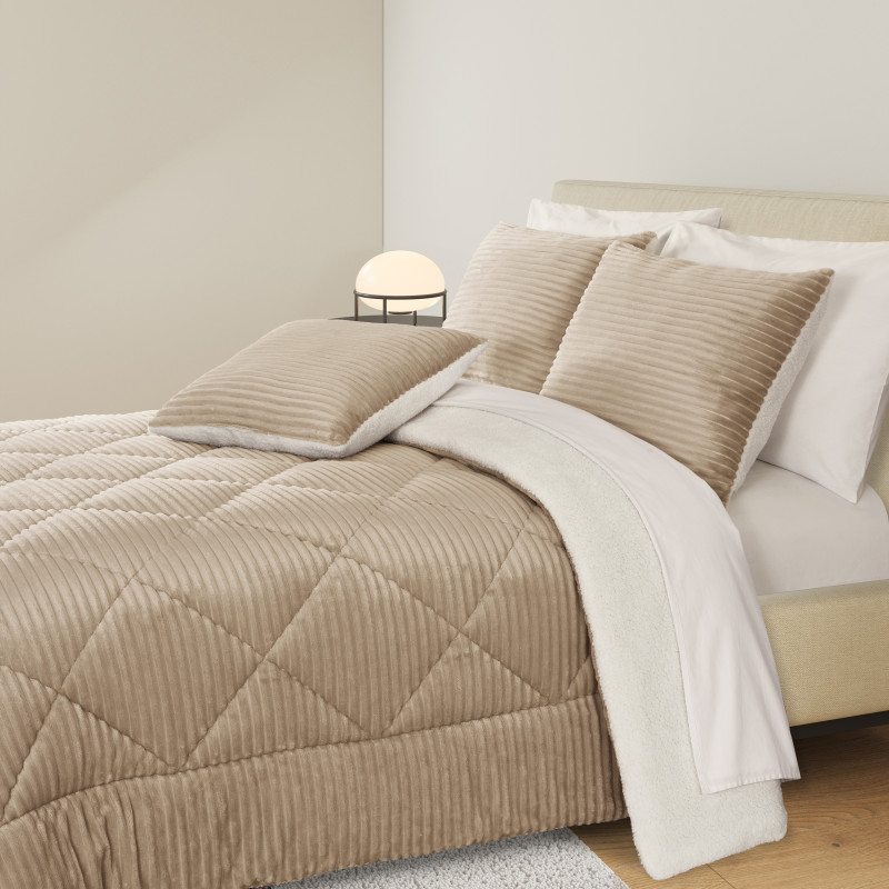 Beige Full/Queen 3Pc. Comforter Set