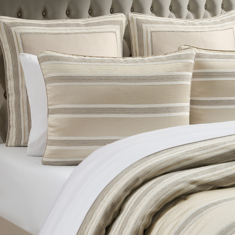 Almond Queen 4Pc. Comforter Set