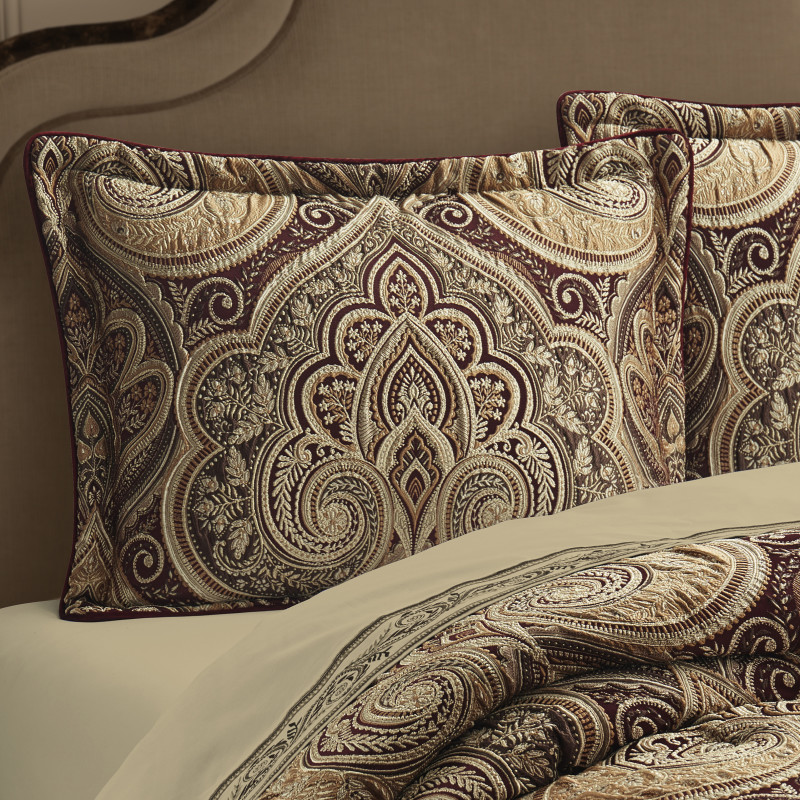 Crimson Queen 4Pc. Comforter Set