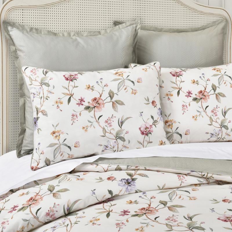 Ivory Full/Queen 3Pc. Comforter Set