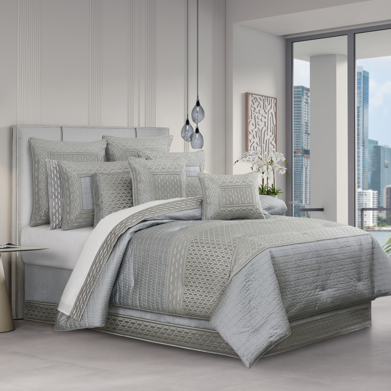 Cloud Queen 4Pc. Comforter Set