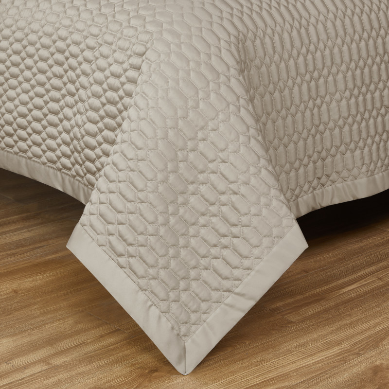 Pebble Full/Queen 3Pc. Quilt Set