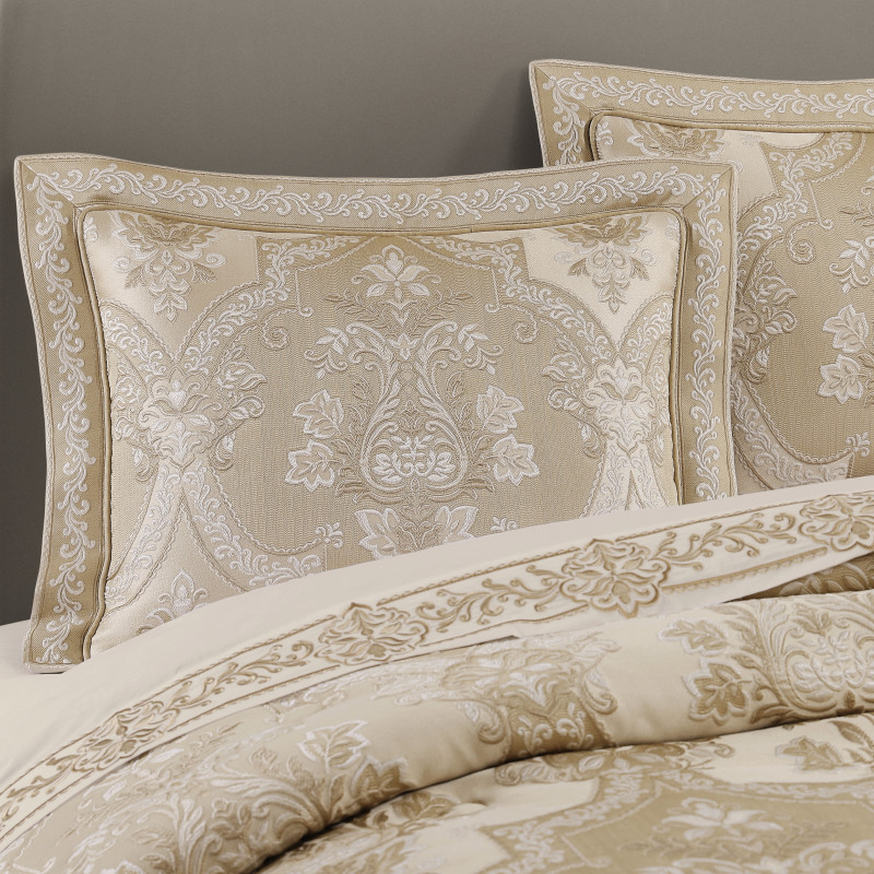 Gold Queen 4Pc. Comforter Set