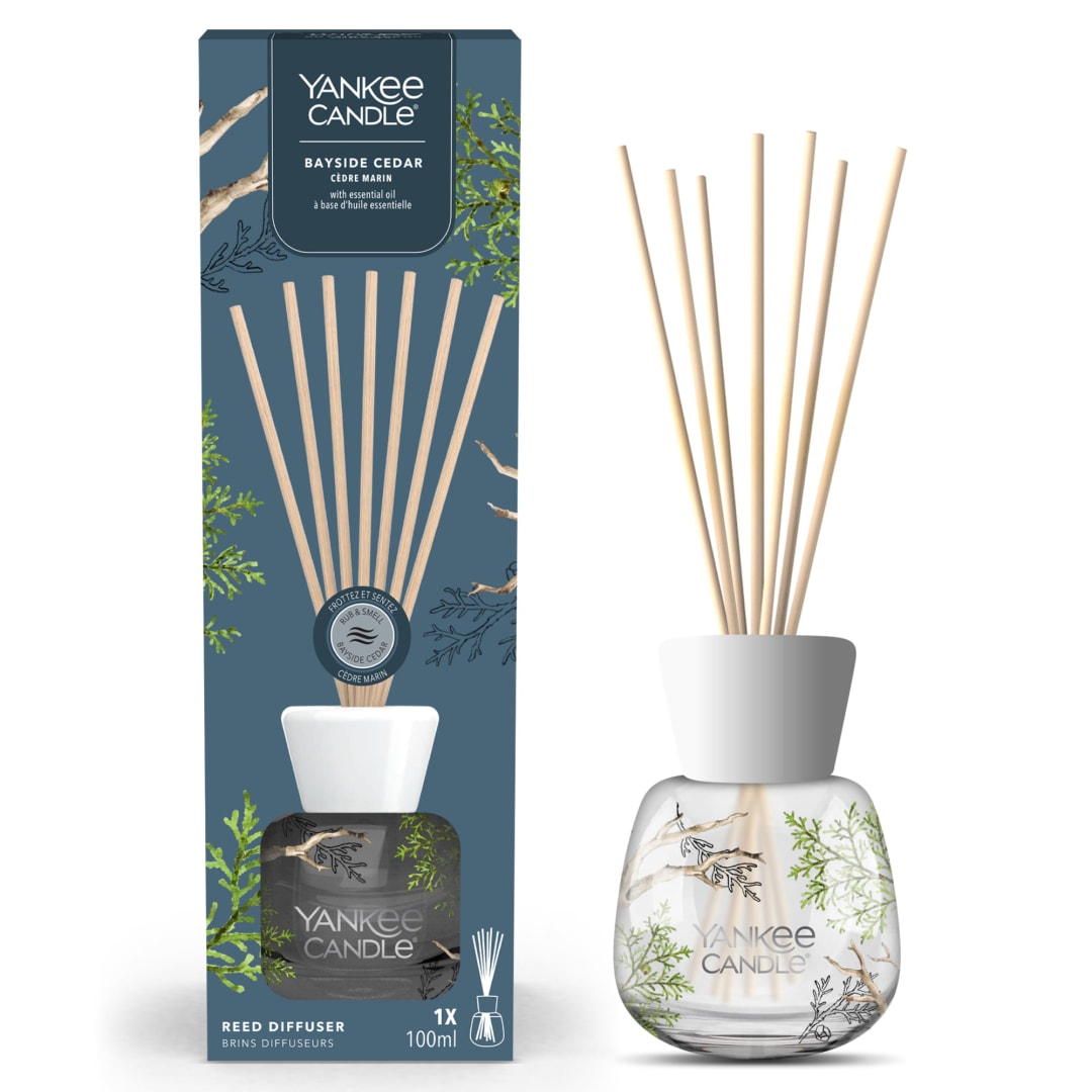 Yankee Candle® Signature Reed Diffuser | Bayside Cedar | 100ml | Up to 6 Weeks of Fragrance | Perfect Gifts for Women