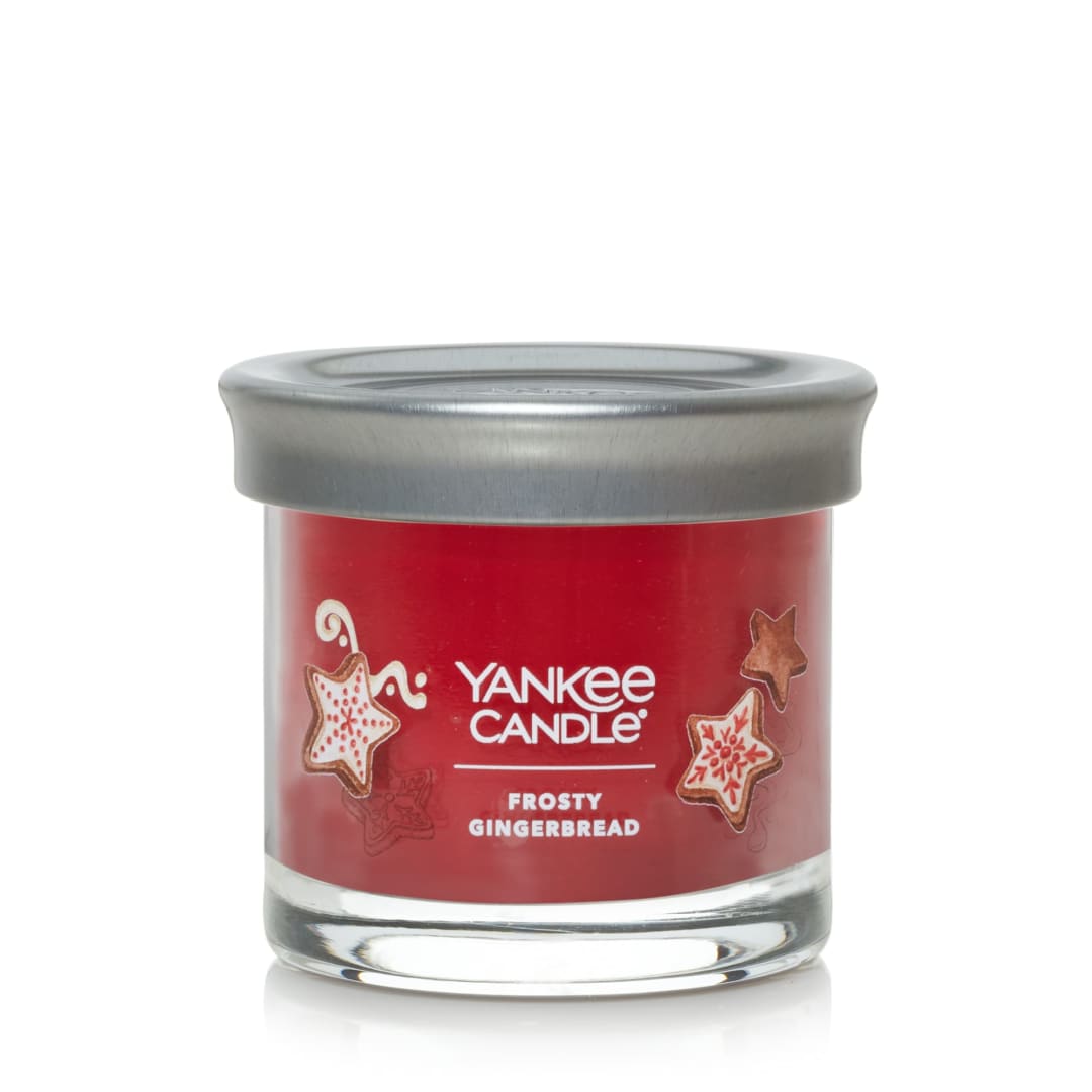 Yankee Candle® Frosty Gingerbread Signature Small Tumbler Candle