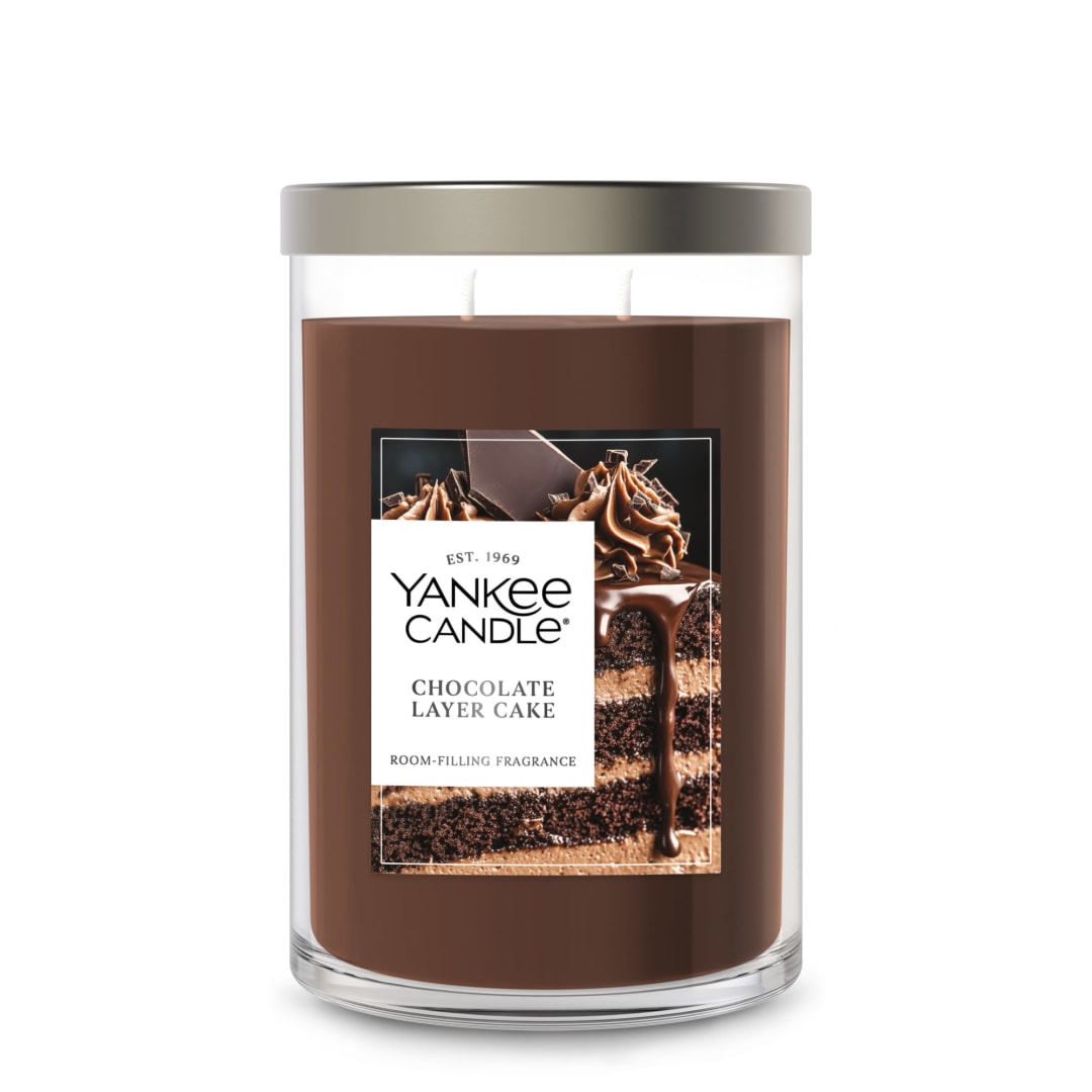 Yankee Candle® Large Tumbler Scented Candle with up to 80 Hour Burn Time, Premium Plant Wax Blend for Consistent Burn, 20 oz Tumbler Candle with Room Filling Fragrance, Chocolate Layer Cake