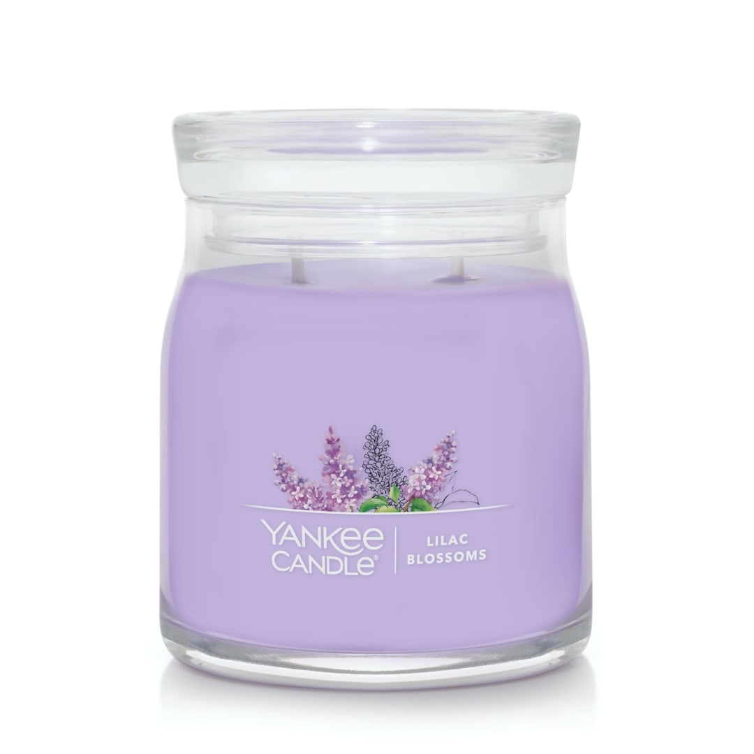 Yankee Candle® Lilac Blossoms Signature Medium Jar Candle