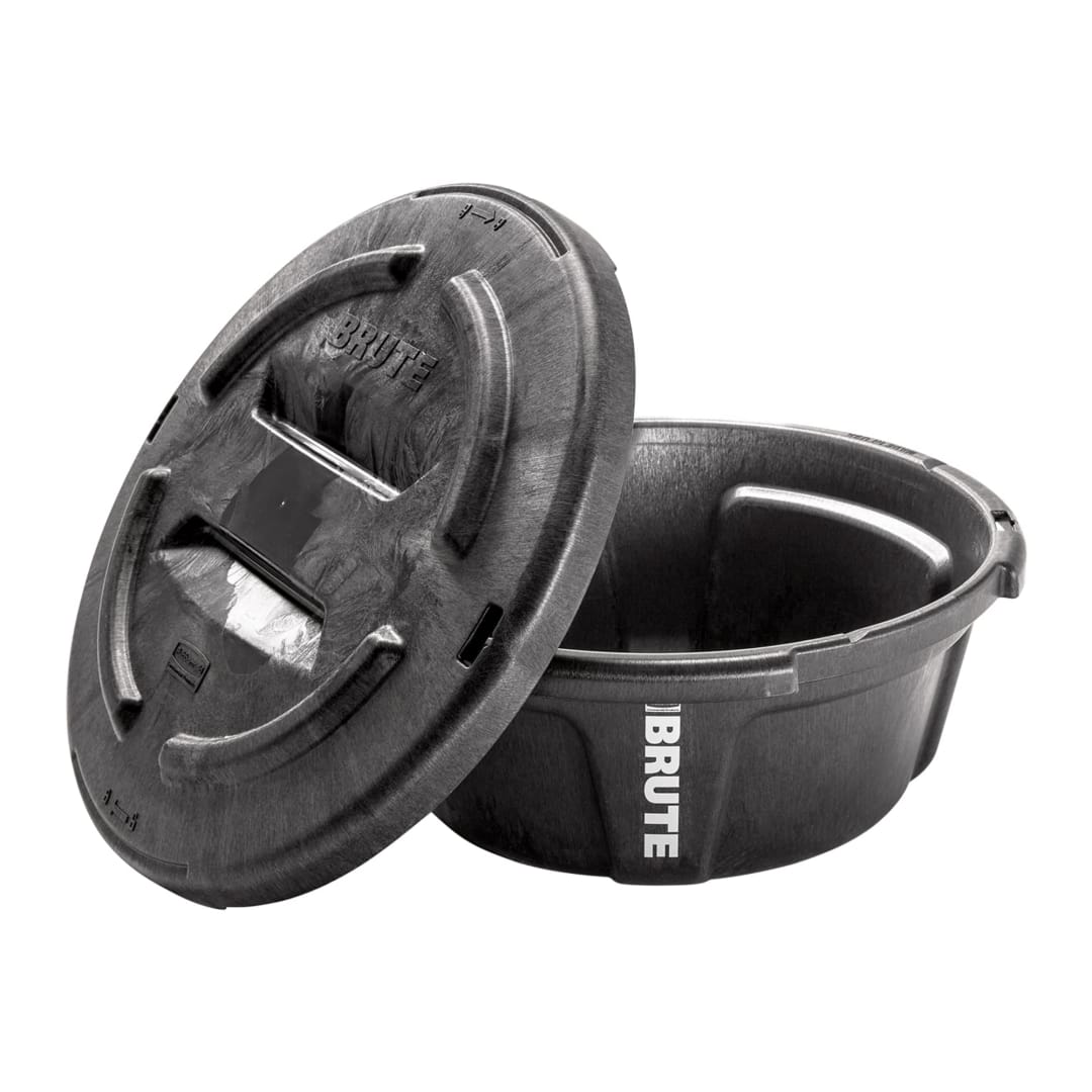 BRUTE 6 Gallon Multi-Purpose Feed Container