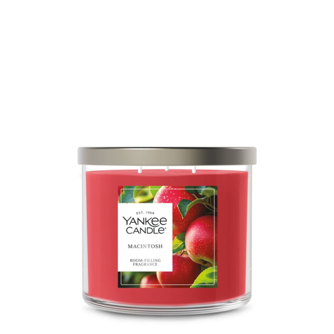 Yankee Candle 3 Wick Candle Jar, Scented Candle with up to 40 Hours of Burn Time, Premium Plant Wax Blend for Consistent Long Lasting Scent from First to Last Burn, Macintosh