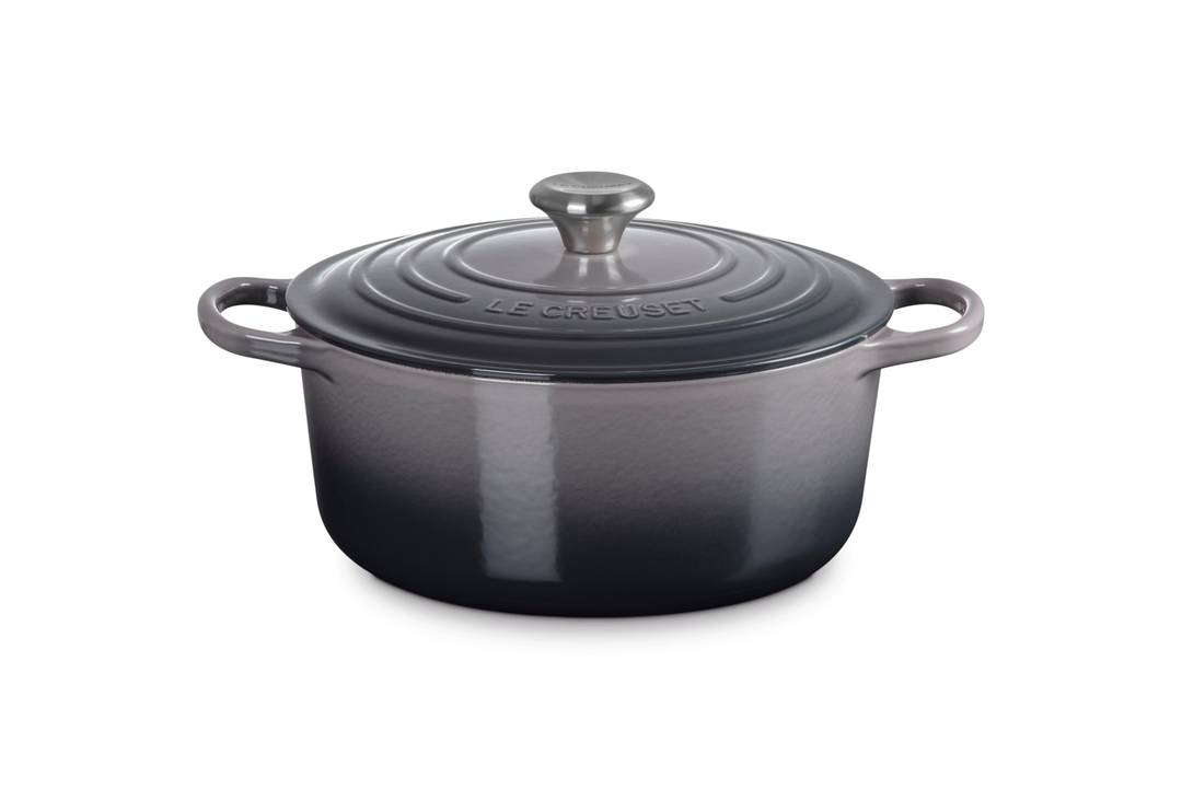 Signature Round Dutch Oven, 5.5 qt. - Oyster