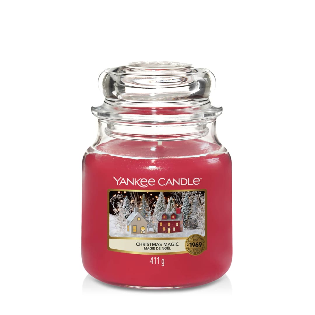 Yankee Candle® Scented Candle | Christmas Magic Medium Jar Candle| Burn Time: up to 75 Hours