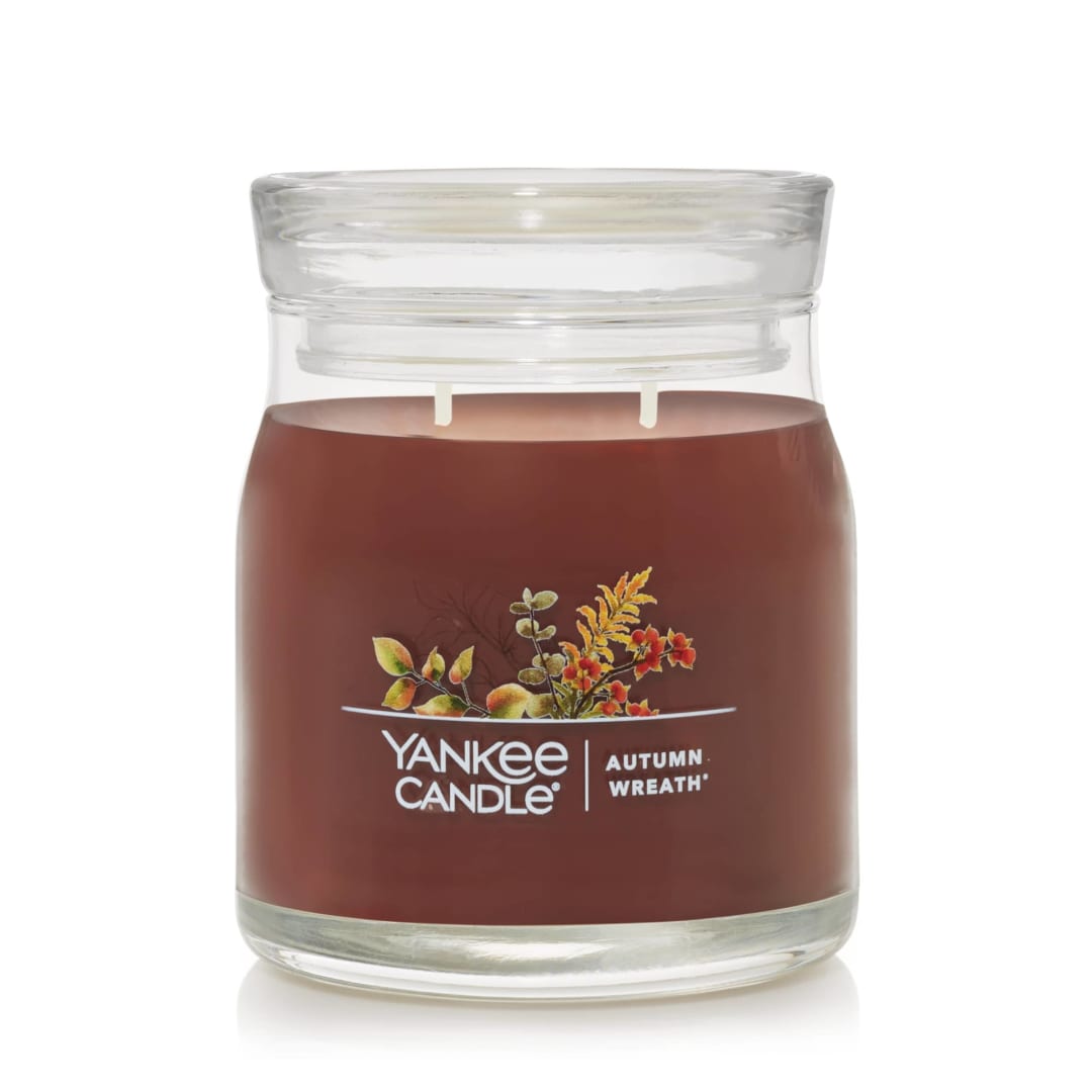 Yankee Candle® Autumn Wreath Signature Medium Jar Candle