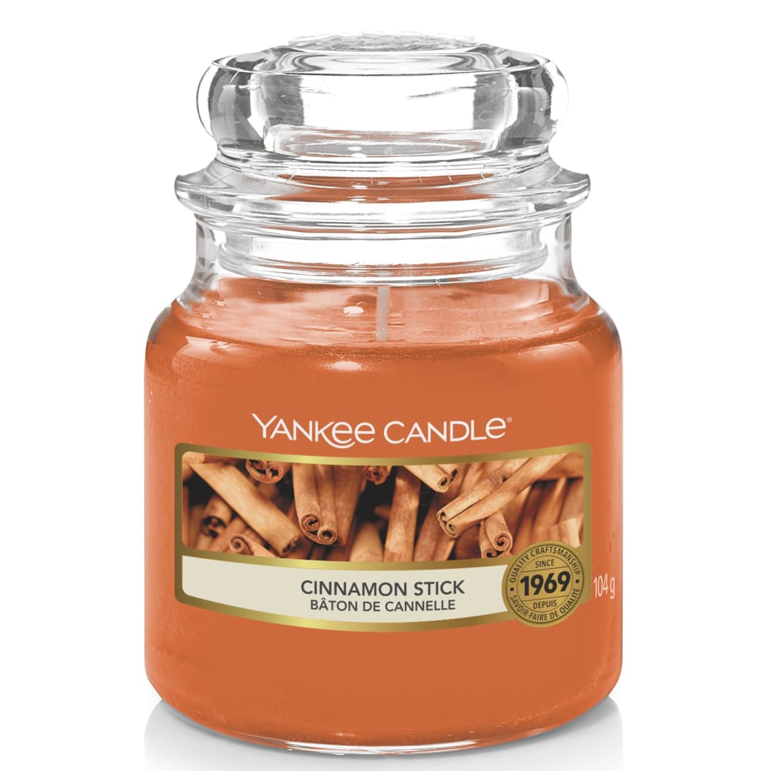 Yankee Candle Scented Candle | Cinnamon Stick Small Jar Candle | Burn Time: up to 30 Hours
