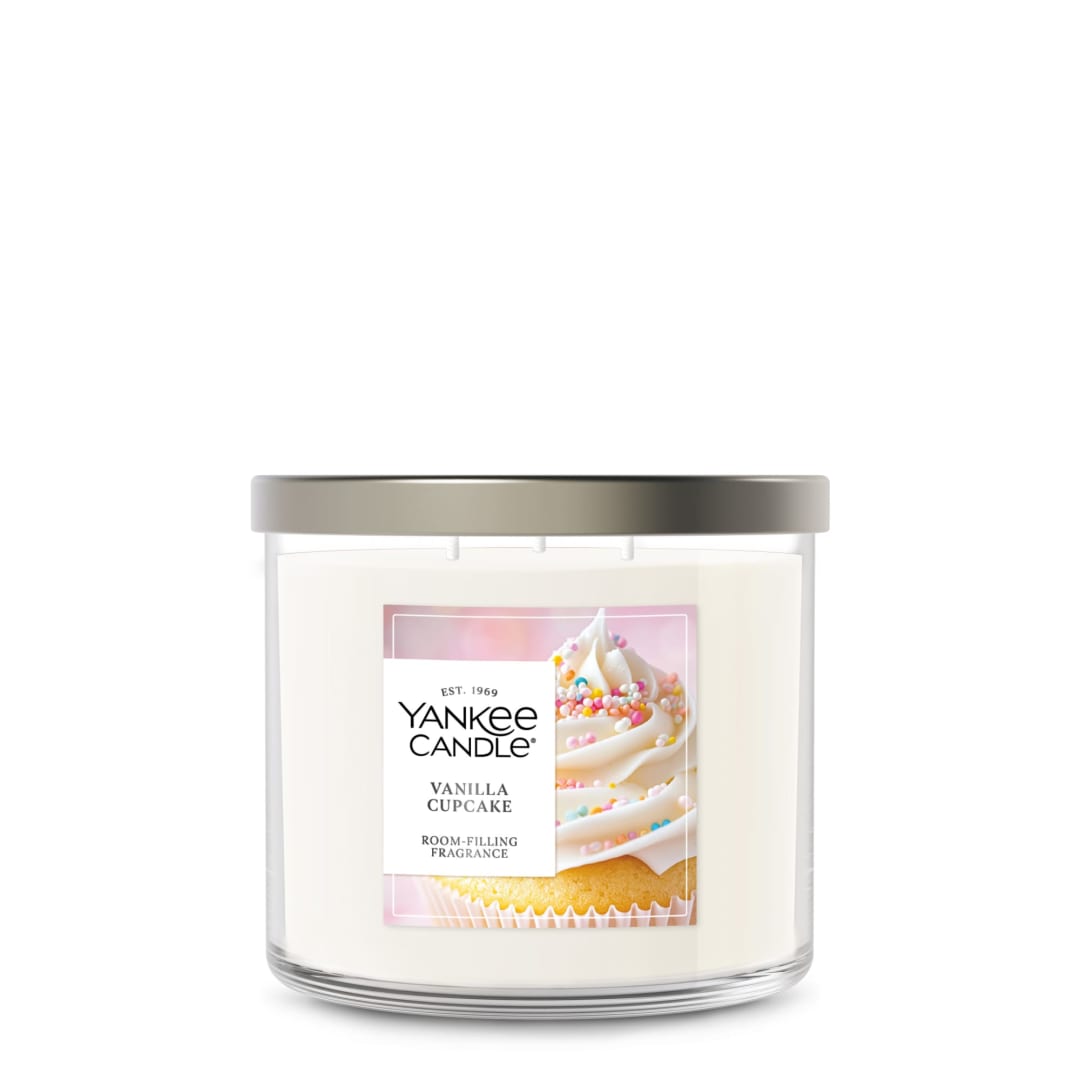 Yankee Candle® 3 Wick Candle Jar, Scented Candle with up to 40 Hours of Burn Time, Premium Plant Wax Blend for Consistent Long Lasting Scent from First to Last Burn, Vanilla Cupcake